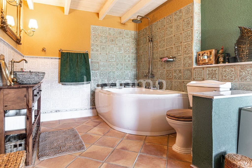 6 bedroom Villa for sale in Pedreguer with garage - € 795,000 (Ref: 10104349)