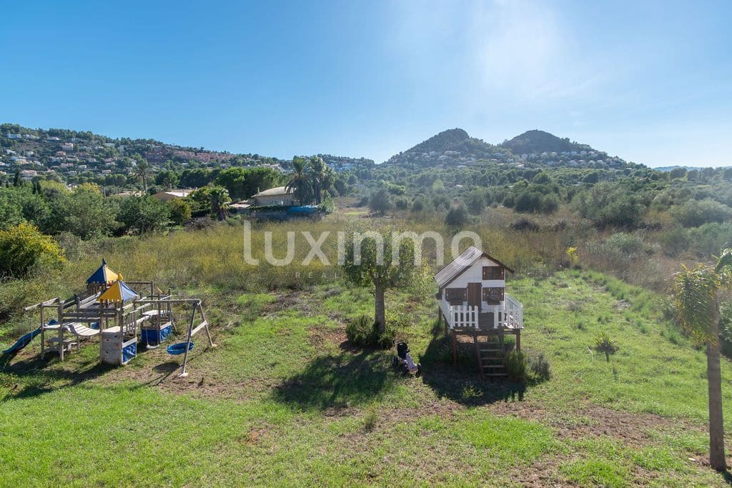 6 bedroom Villa for sale in Pedreguer with garage - € 795,000 (Ref: 10104349)