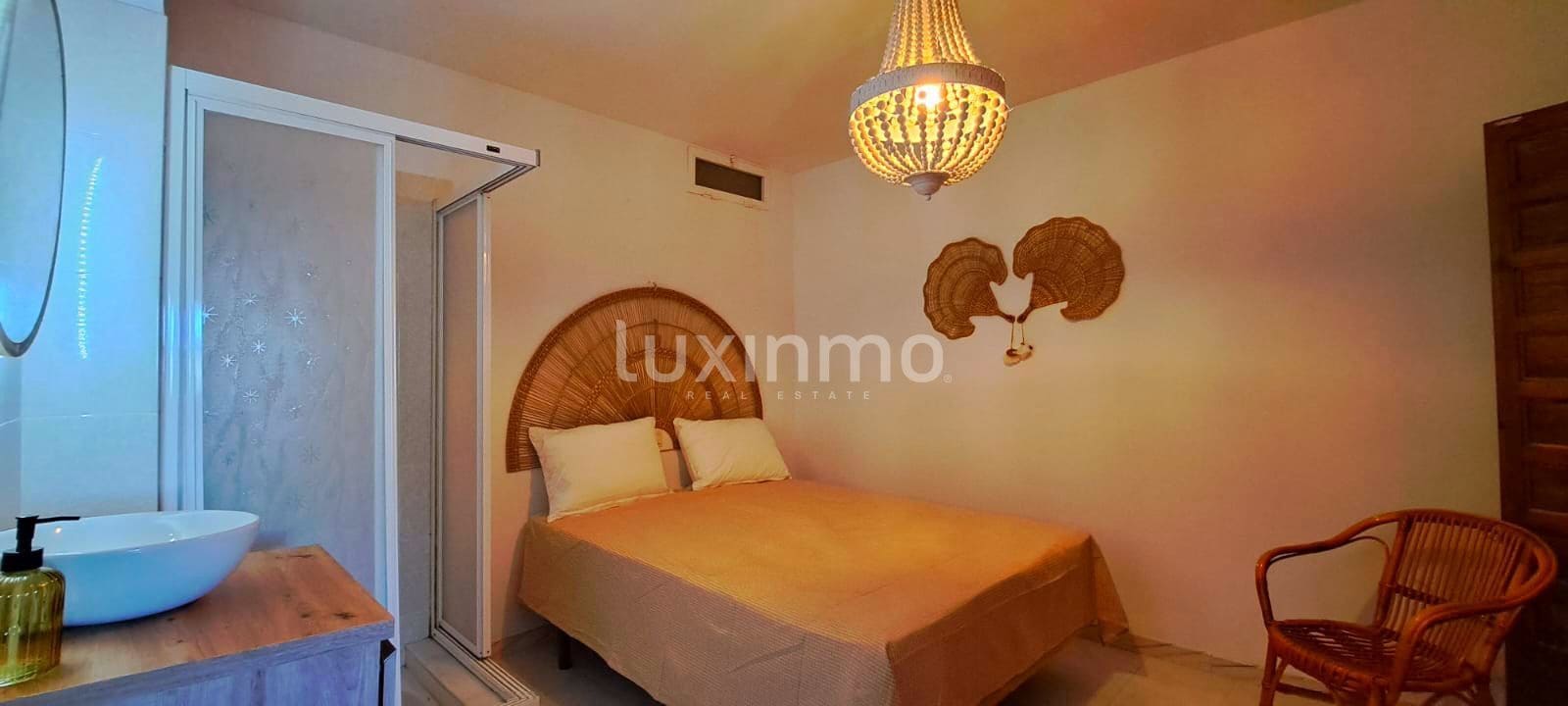 3 camera da letto Villetta a Schiera da affittare in Teulada con piscina garage - 1.995 € (Rif: 10118169)