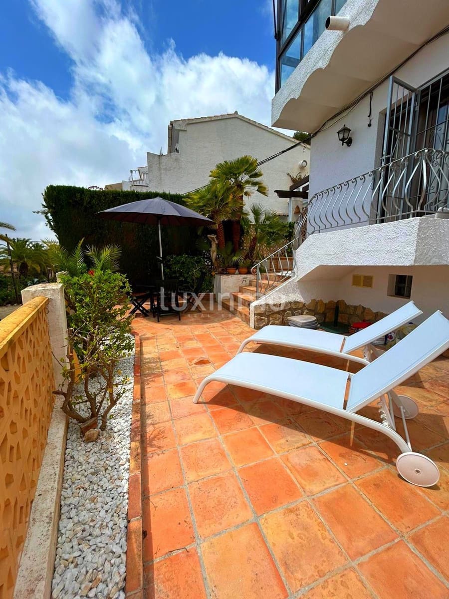 3 camera da letto Villetta a Schiera da affittare in Teulada con piscina garage - 1.995 € (Rif: 10118169)