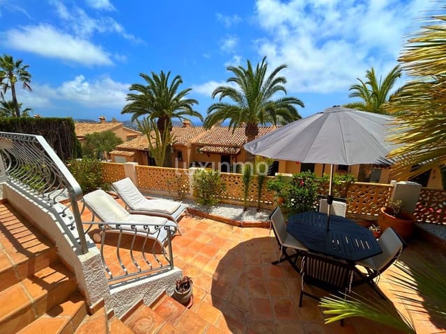 3 camera da letto Villetta a Schiera da affittare in Teulada Pueblo, Teulada-Moraira con piscina garage - 1.995 € (Rif: 10118169)