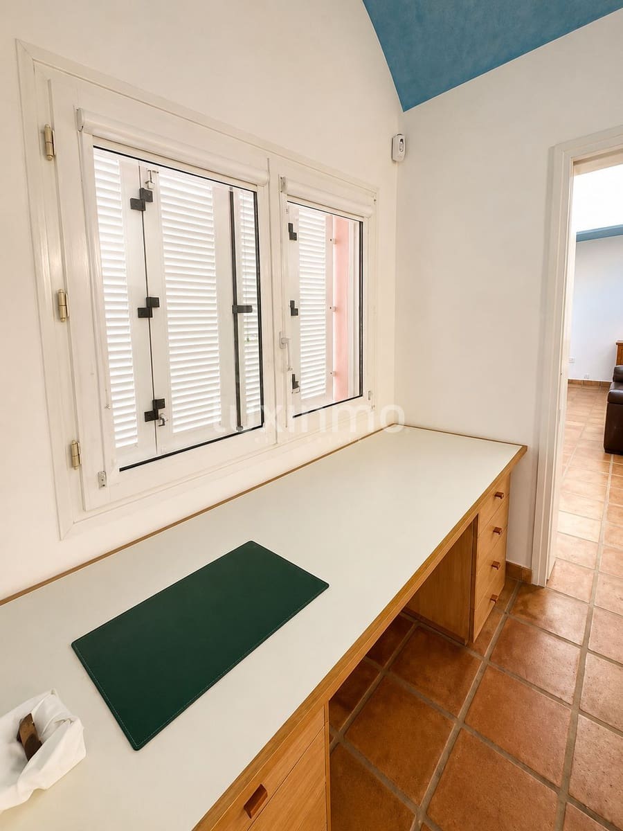 5 bedroom Villa for sale in Formentera municipality with garage - € 1,850,000 (Ref: 10125063)