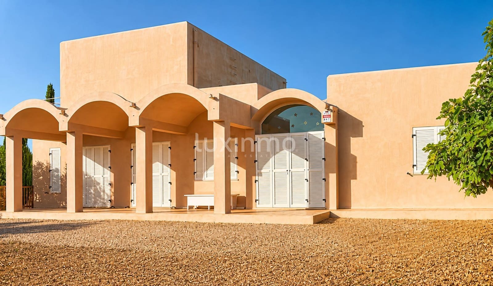 5 bedroom Villa for sale in Formentera municipality with garage - € 1,850,000 (Ref: 10125063)