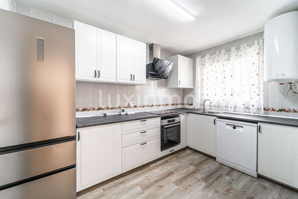 3 quarto Moradia para arrendar em La Nucia com piscina garagem - 2 300 € (Ref: 10147409)