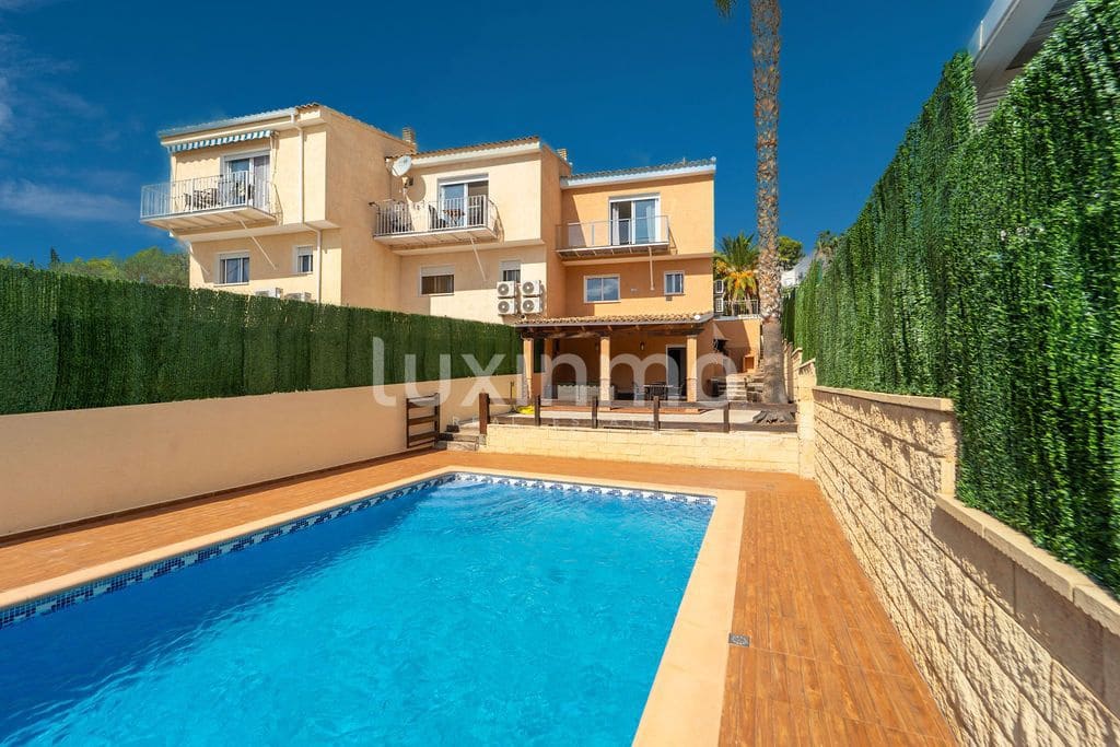 3 quarto Moradia para arrendar em La Nucia com piscina garagem - 2 300 € (Ref: 10147409)