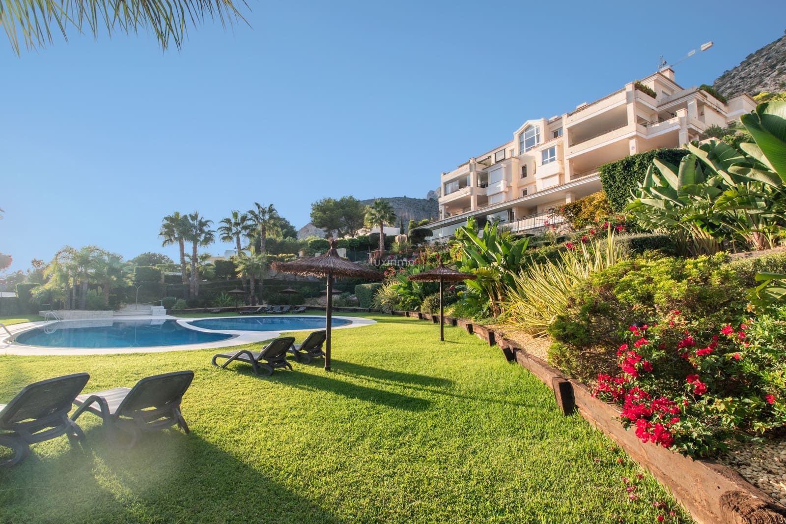 3 bedroom Apartment for sale in Altea with pool garage - € 580,000 (Ref: 10154157)