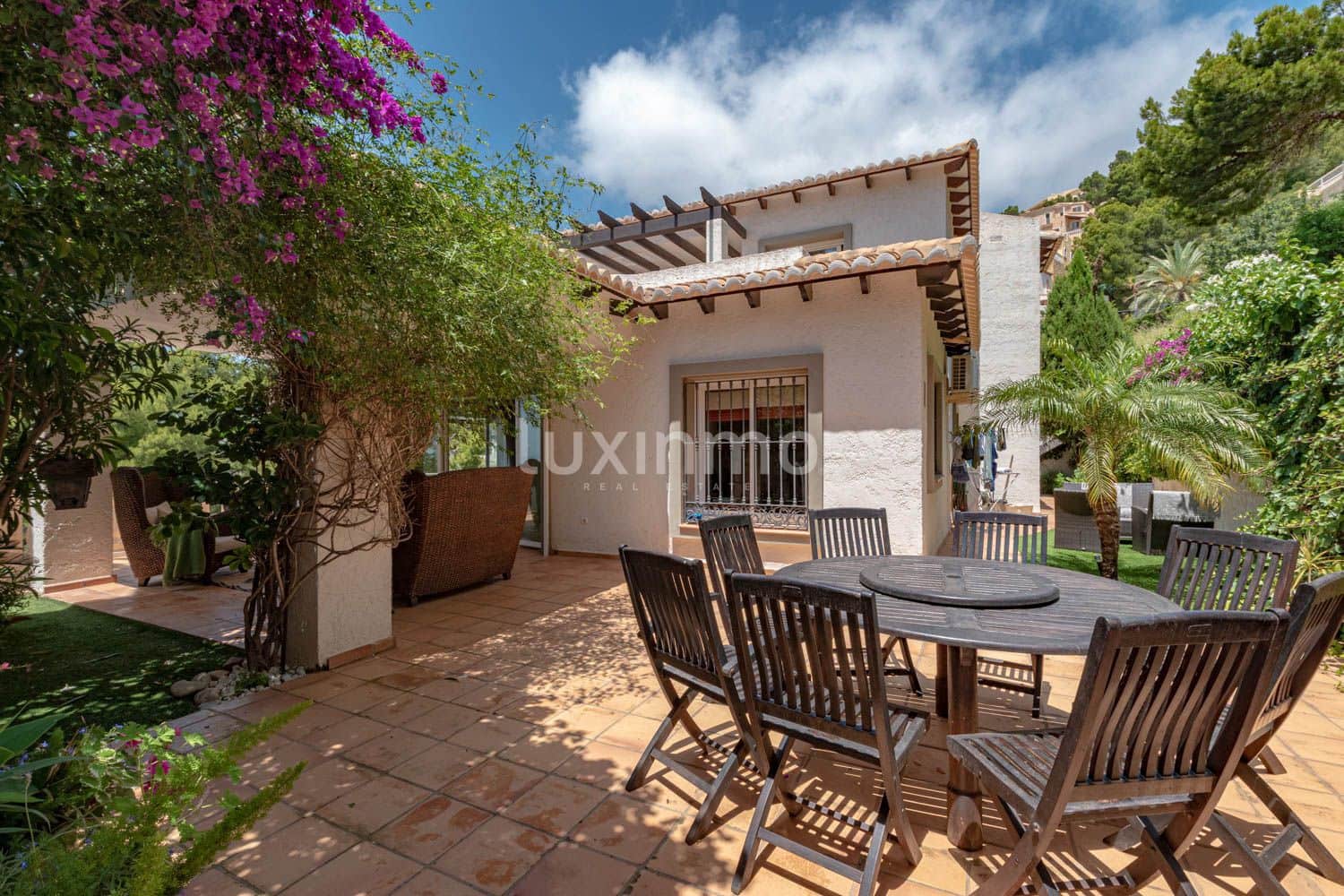5 bedroom Villa for rent in Altea with pool garage - € 4,000 (Ref: 10155579)