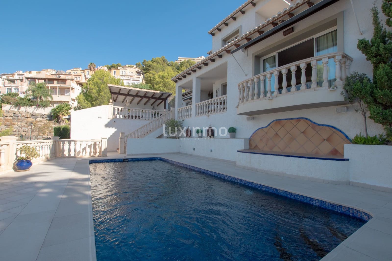 5 bedroom Villa for rent in Altea with pool garage - € 4,000 (Ref: 10155579)