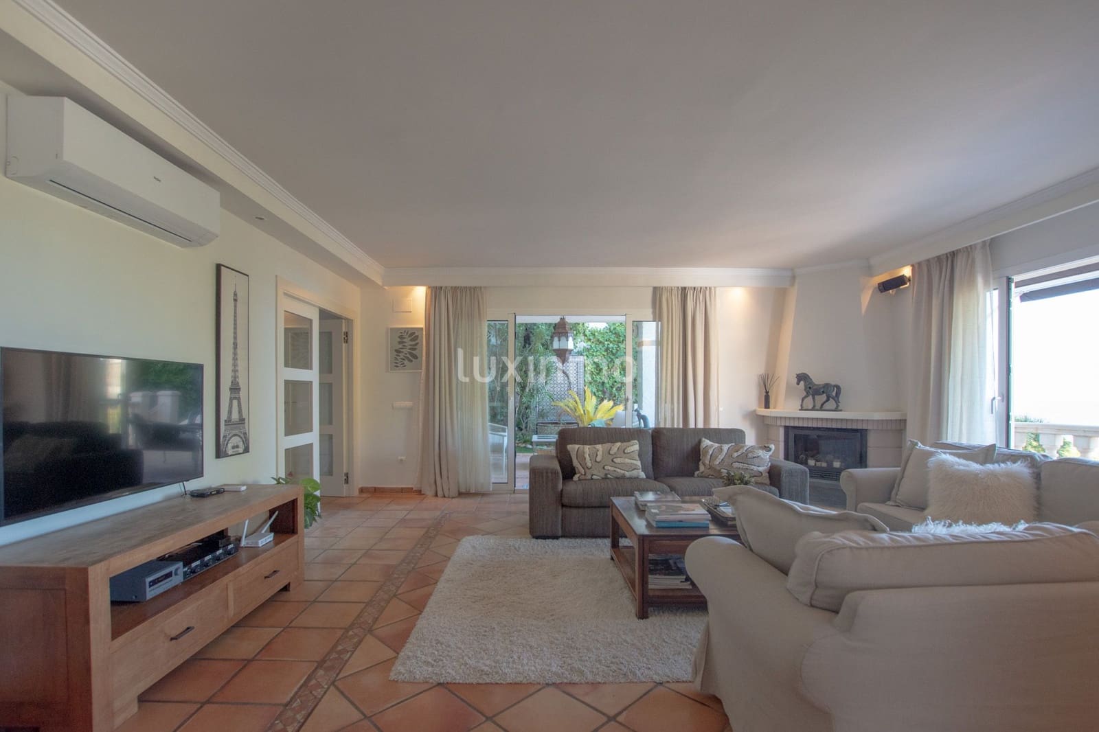 5 bedroom Villa for rent in Altea with pool garage - € 4,000 (Ref: 10155579)
