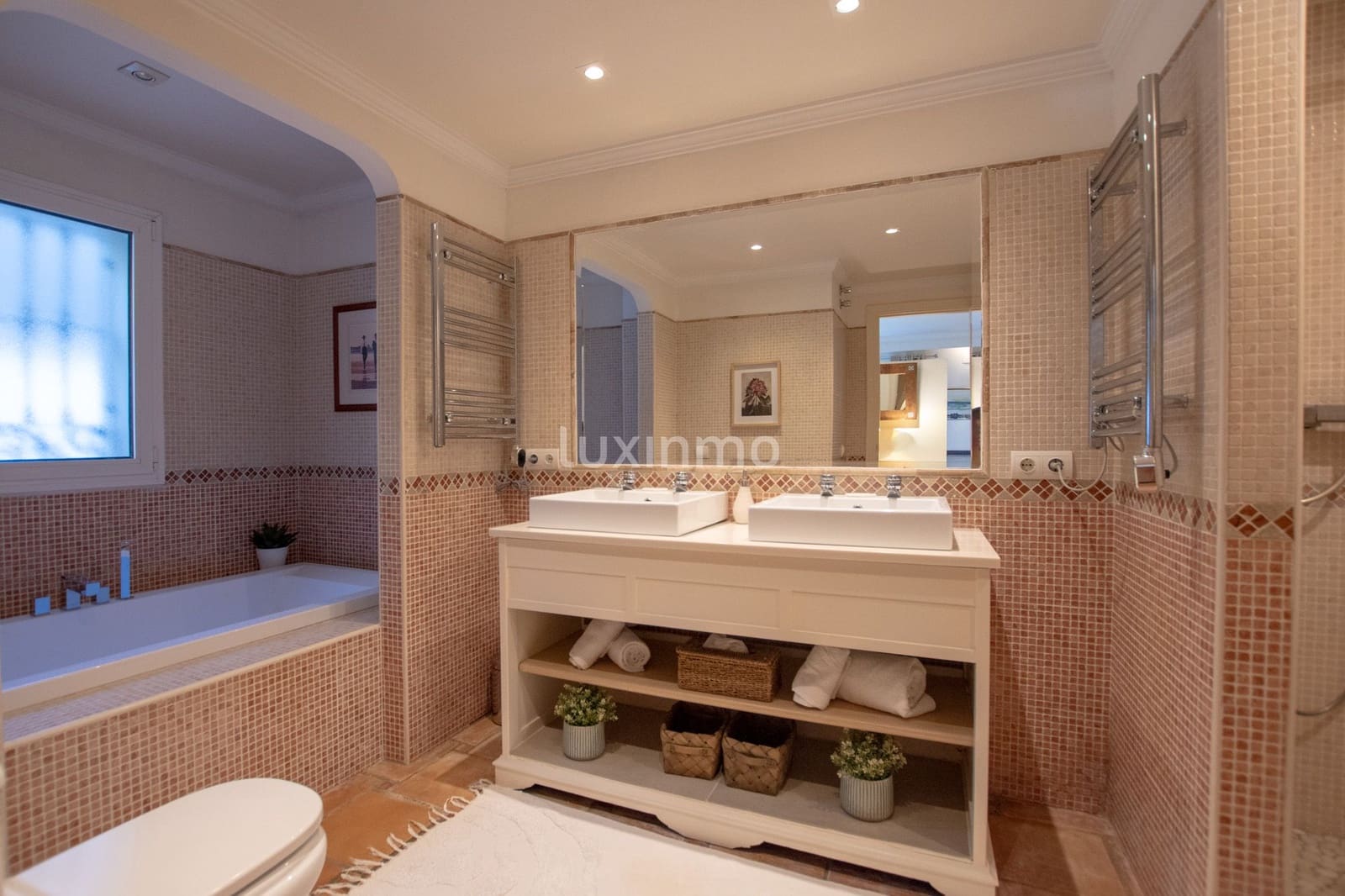 5 bedroom Villa for rent in Altea with pool garage - € 4,000 (Ref: 10155579)