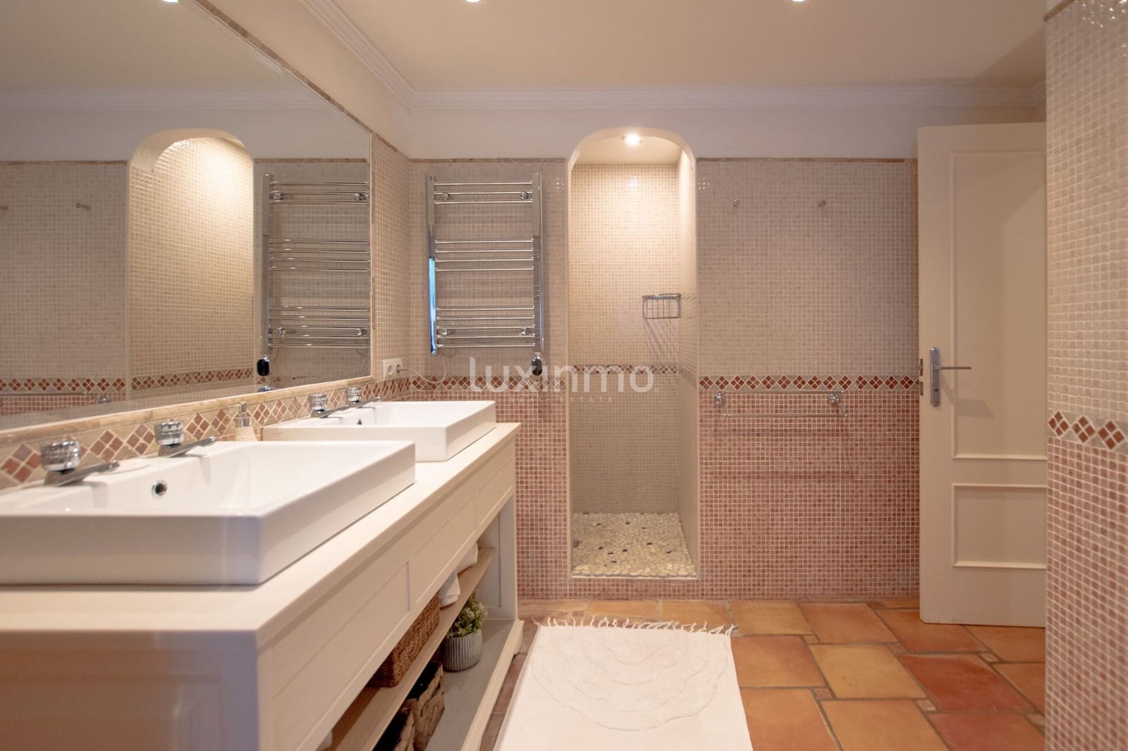 5 bedroom Villa for rent in Altea with pool garage - € 4,000 (Ref: 10155579)