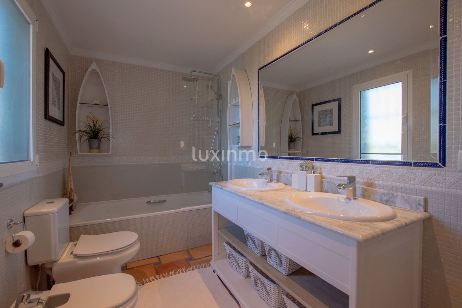 5 bedroom Villa for rent in Altea with pool garage - € 4,000 (Ref: 10155579)