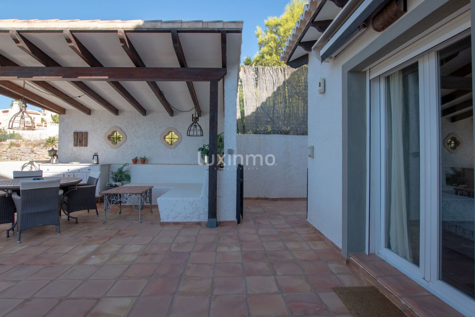 5 bedroom Villa for rent in Altea with pool garage - € 4,000 (Ref: 10155579)