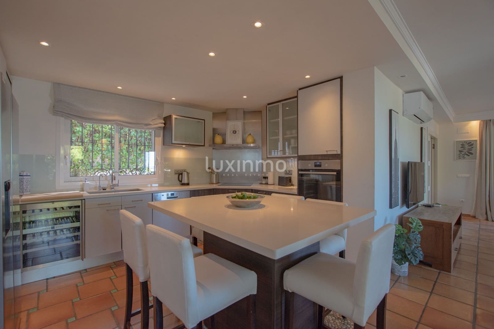 5 bedroom Villa for rent in Altea with pool garage - € 4,000 (Ref: 10155579)