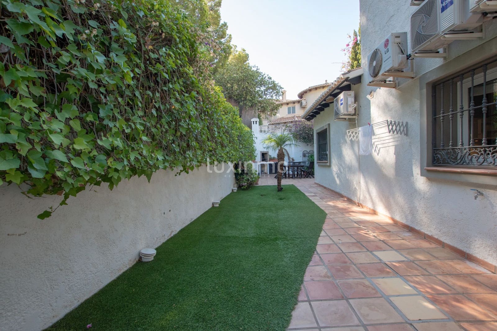 5 bedroom Villa for rent in Altea with pool garage - € 4,000 (Ref: 10155579)