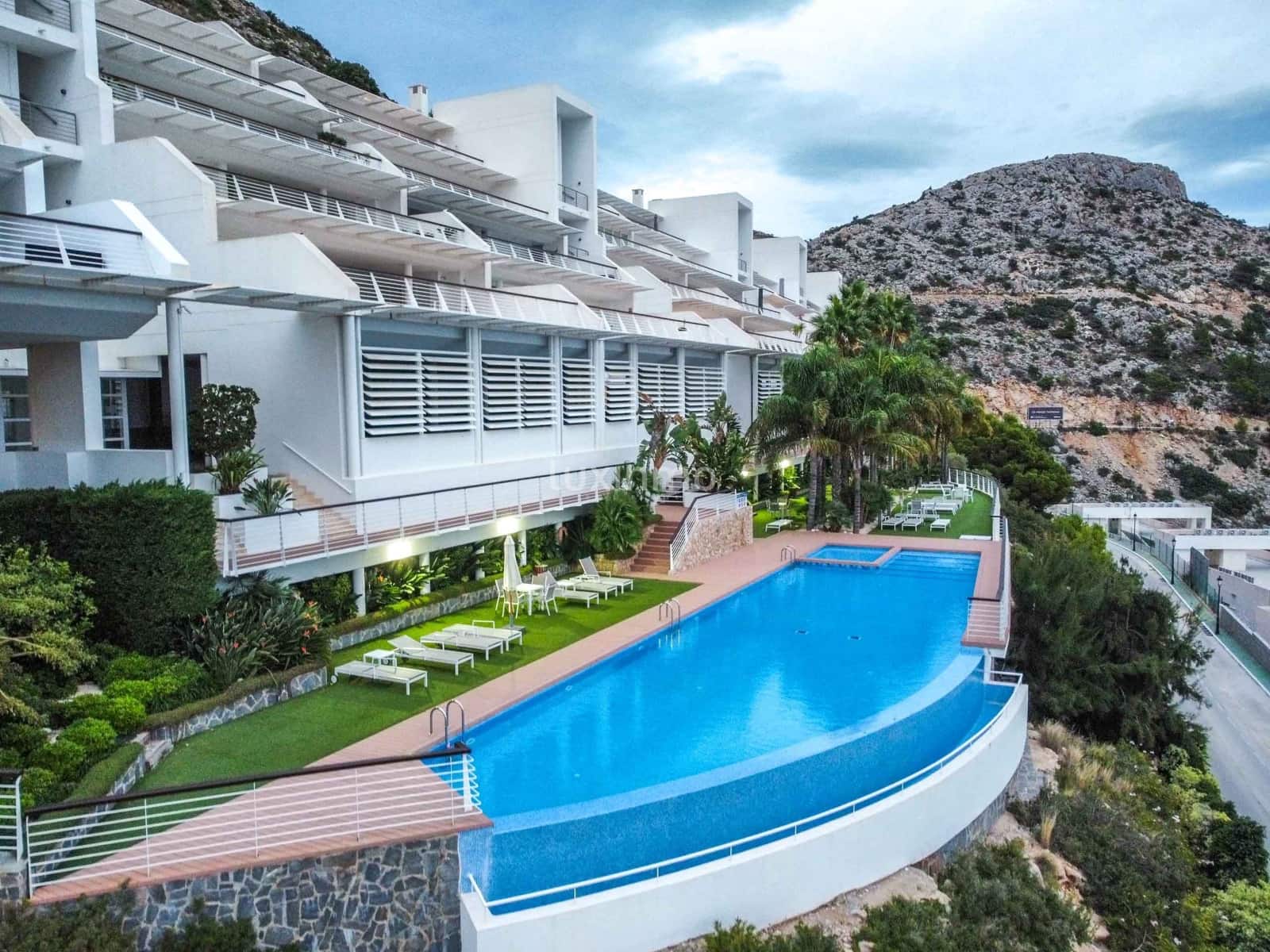 3 slaapkamer Penthouse te koop in Altea met zwembad garage - € 1.600.000 (Ref: 10156218)