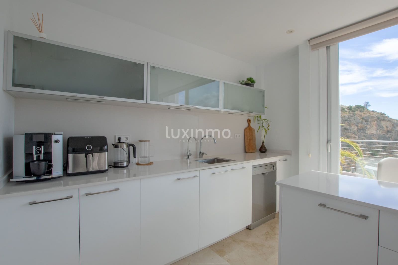 4 bedroom Villa for sale in Altea with pool garage - € 1,250,000 (Ref: 10156866)