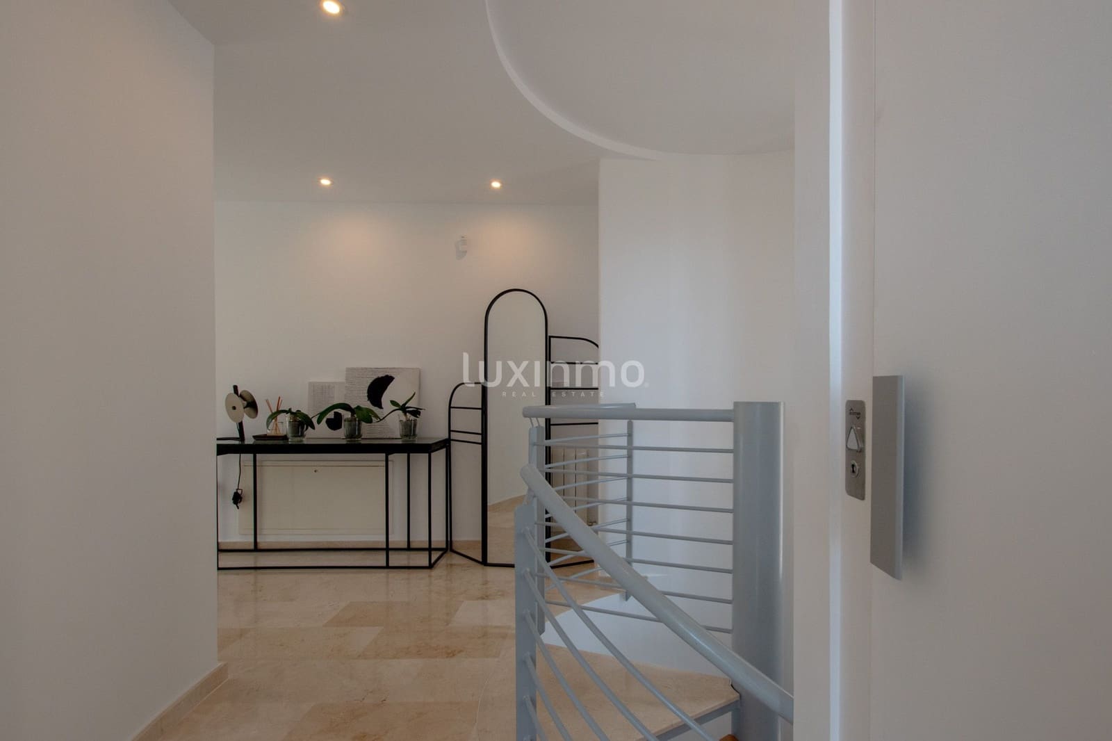 4 bedroom Villa for sale in Altea with pool garage - € 1,250,000 (Ref: 10156866)