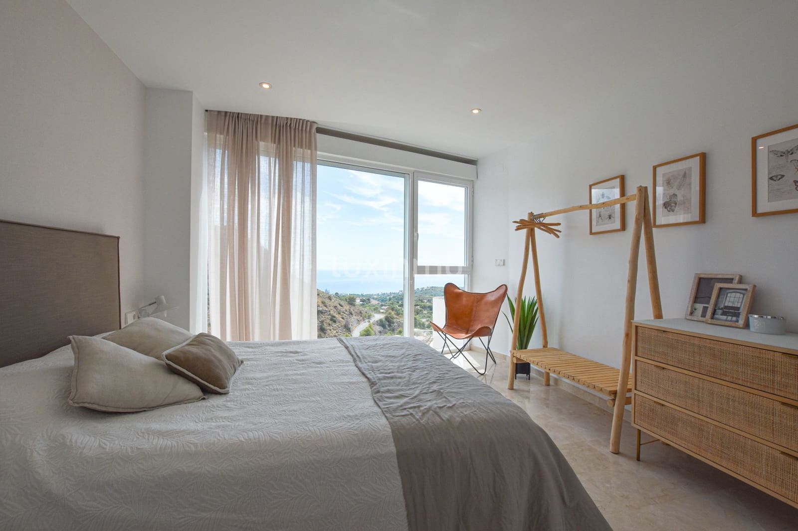 4 bedroom Villa for sale in Altea with pool garage - € 1,250,000 (Ref: 10156866)