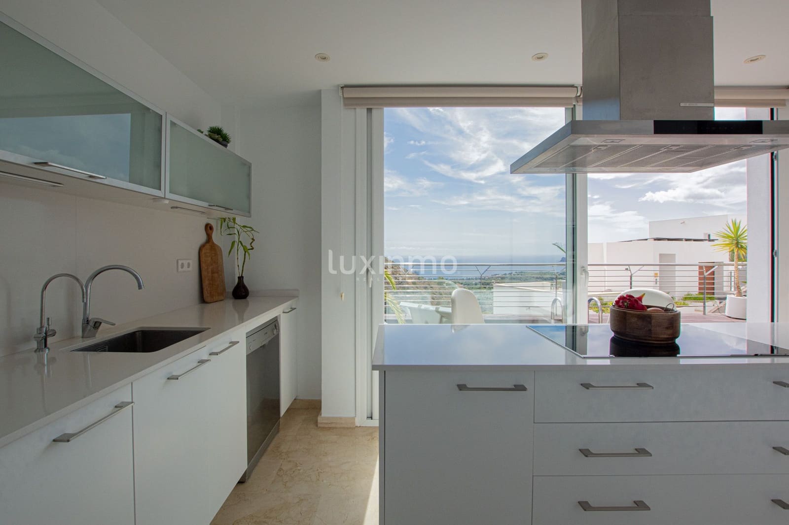 4 bedroom Villa for sale in Altea with pool garage - € 1,250,000 (Ref: 10156866)
