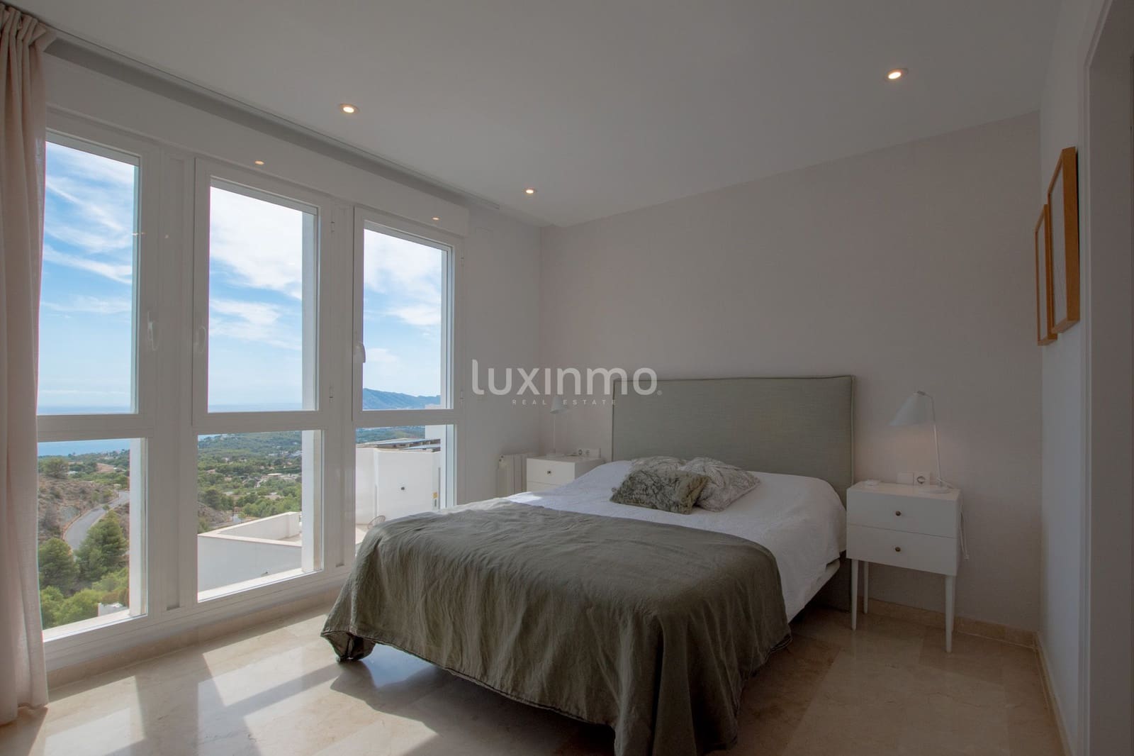 4 bedroom Villa for sale in Altea with pool garage - € 1,250,000 (Ref: 10156866)
