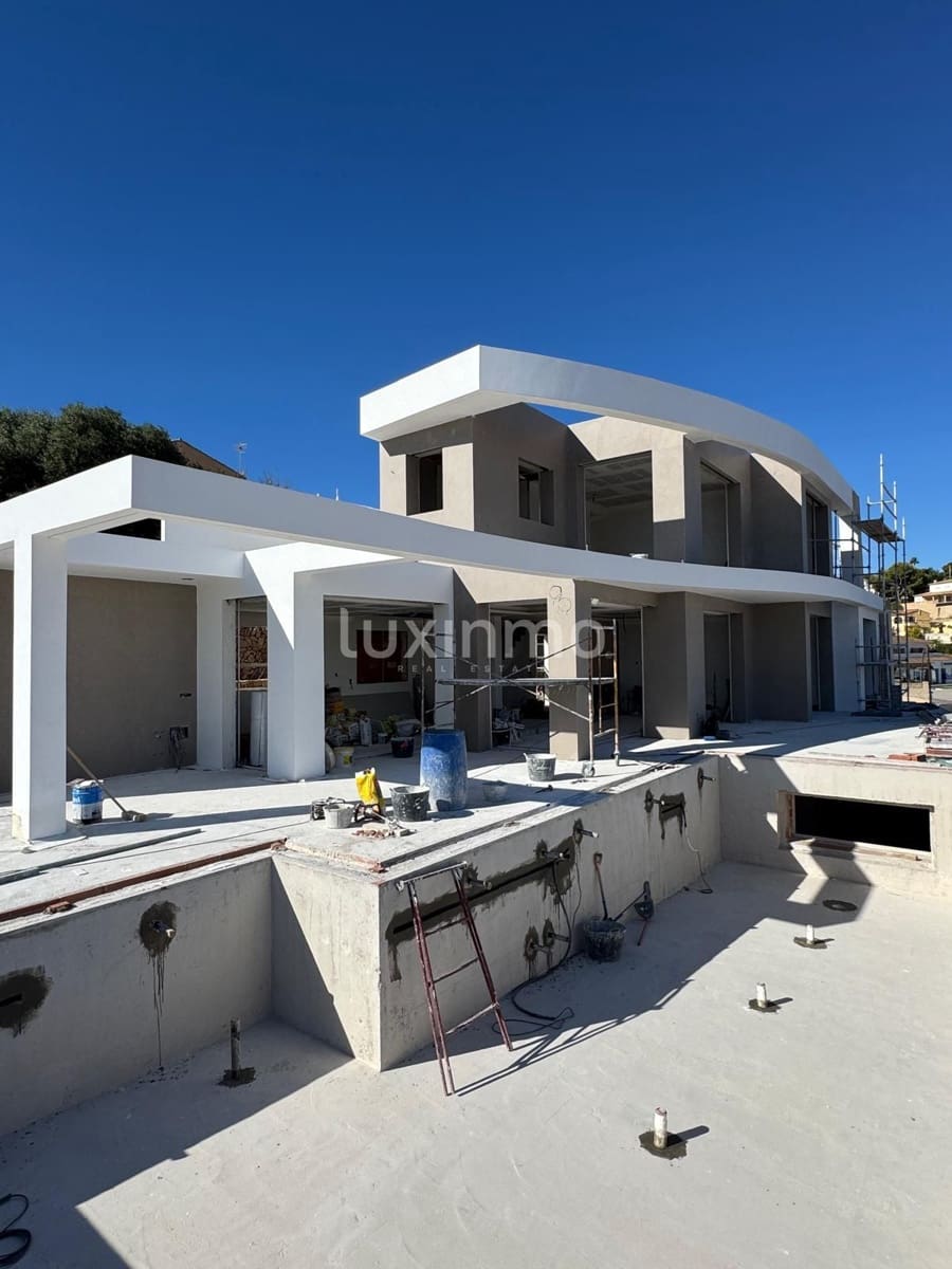 5 bedroom Villa for sale in Benissa with pool garage - € 3,195,000 (Ref: 10167178)