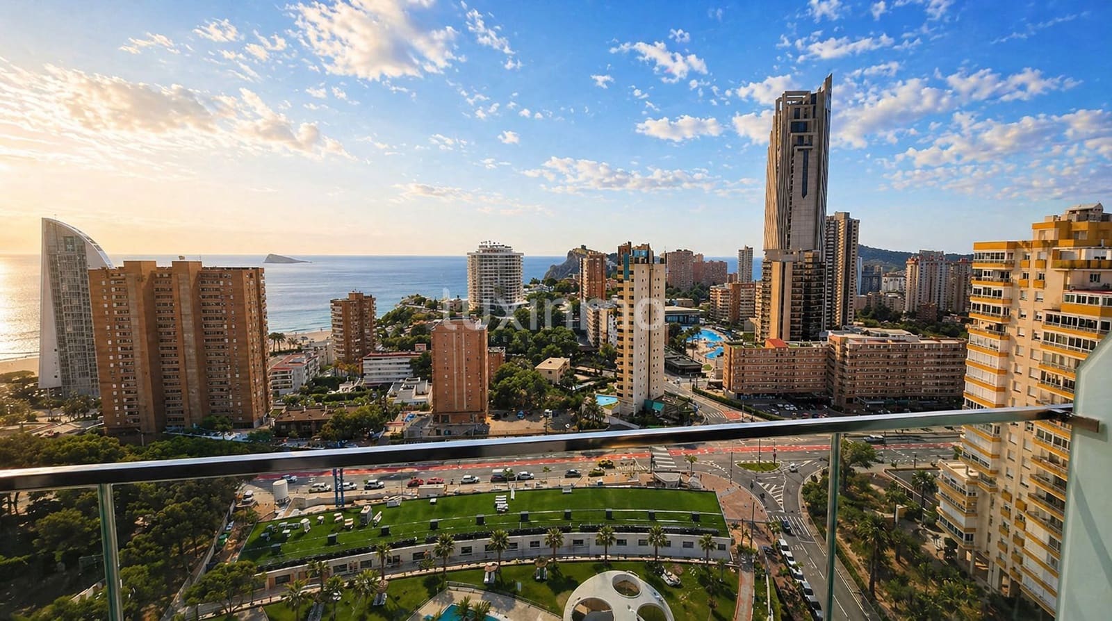 2 soveværelse Lejlighed til salg i Benidorm med swimmingpool garage - € 732.000 (Ref: 10167179)