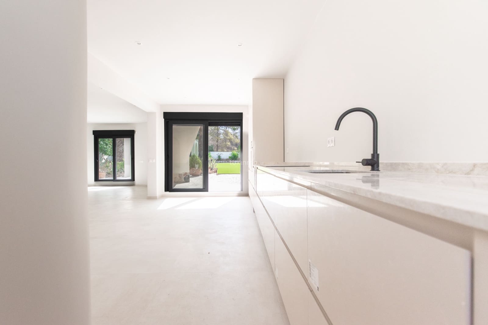 4 bedroom Villa for sale in Albir with pool garage - € 1,595,000 (Ref: 10167180)
