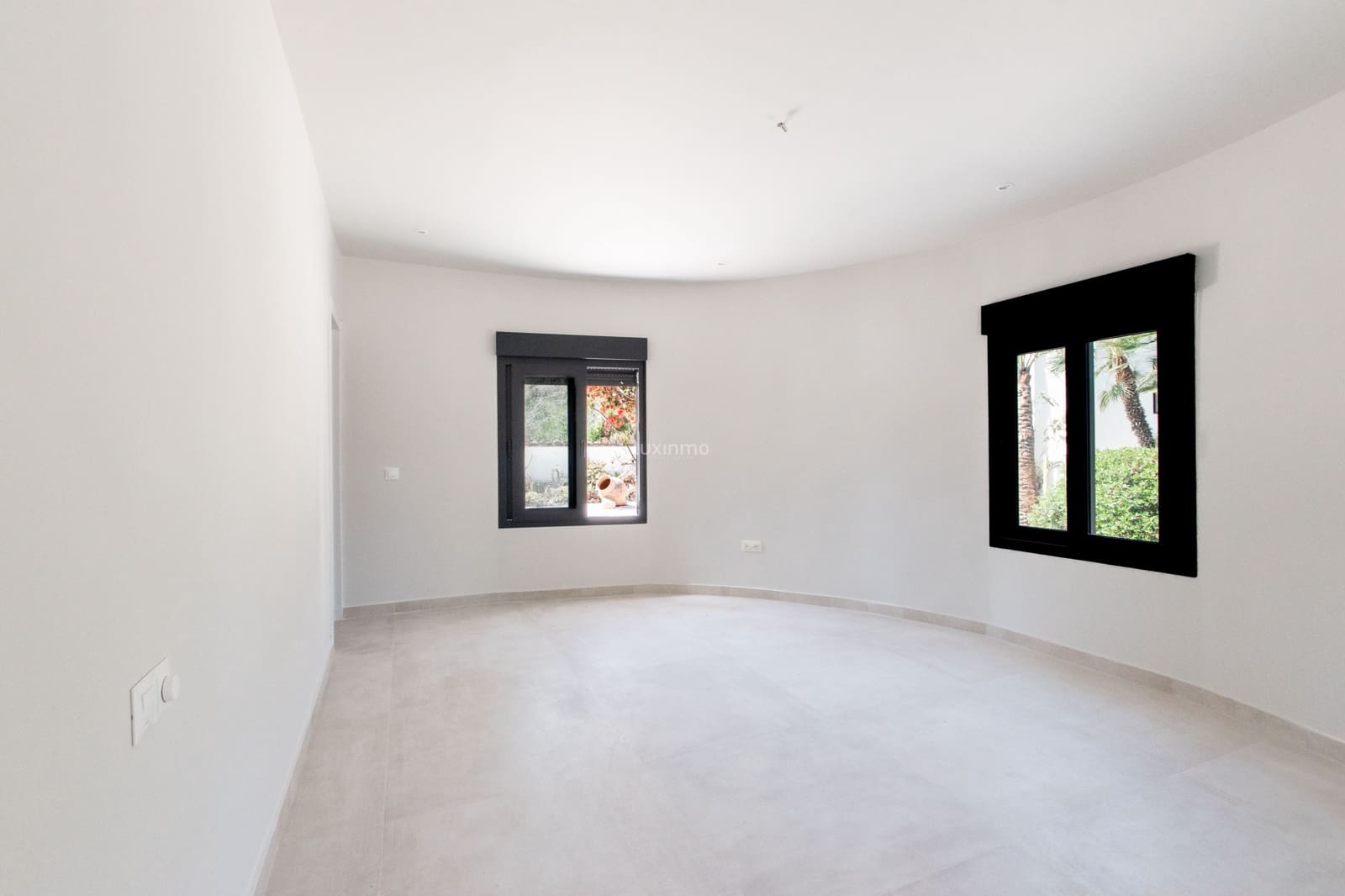 4 bedroom Villa for sale in Albir with pool garage - € 1,595,000 (Ref: 10167180)