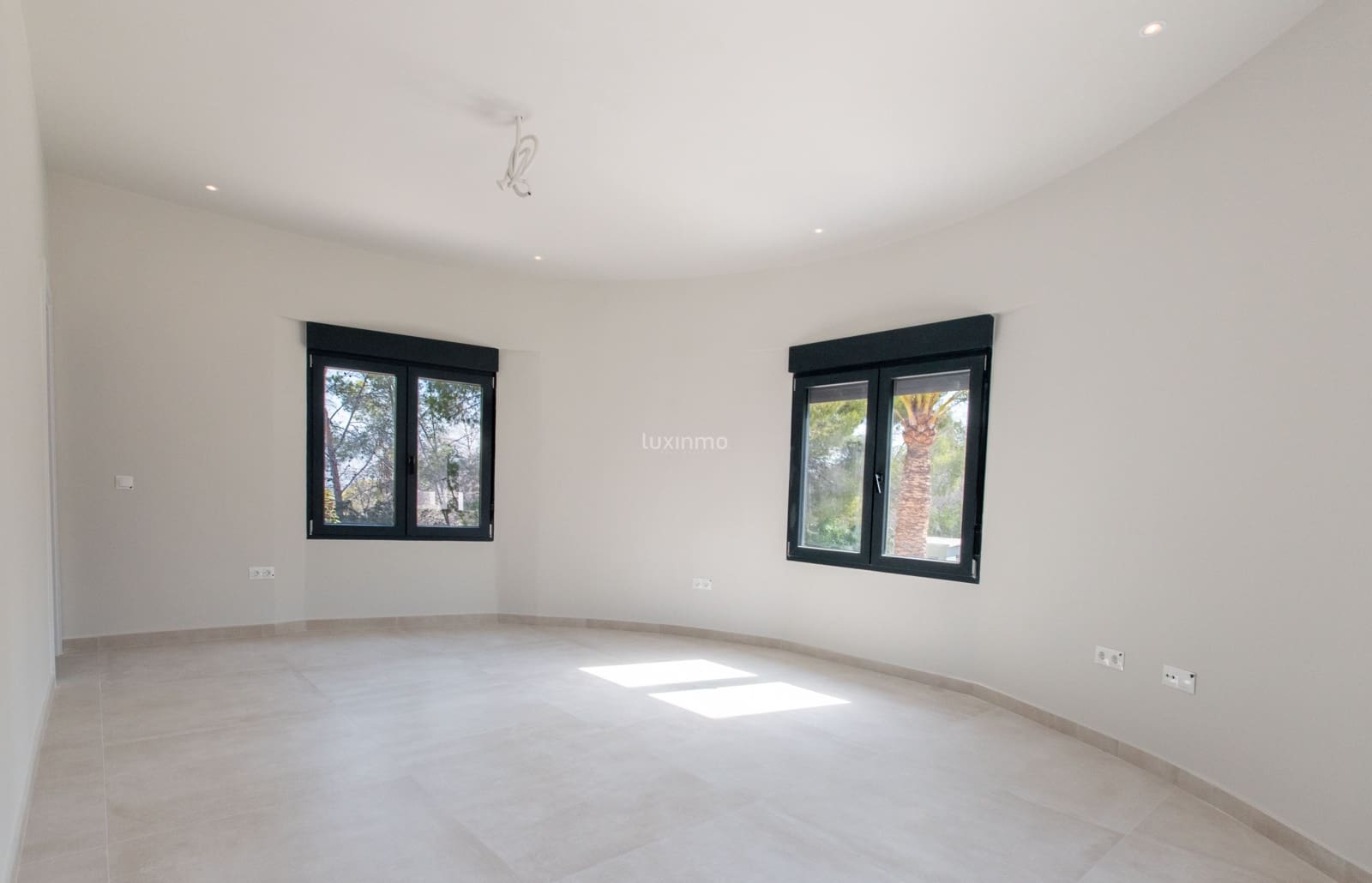 4 bedroom Villa for sale in Albir with pool garage - € 1,595,000 (Ref: 10167180)