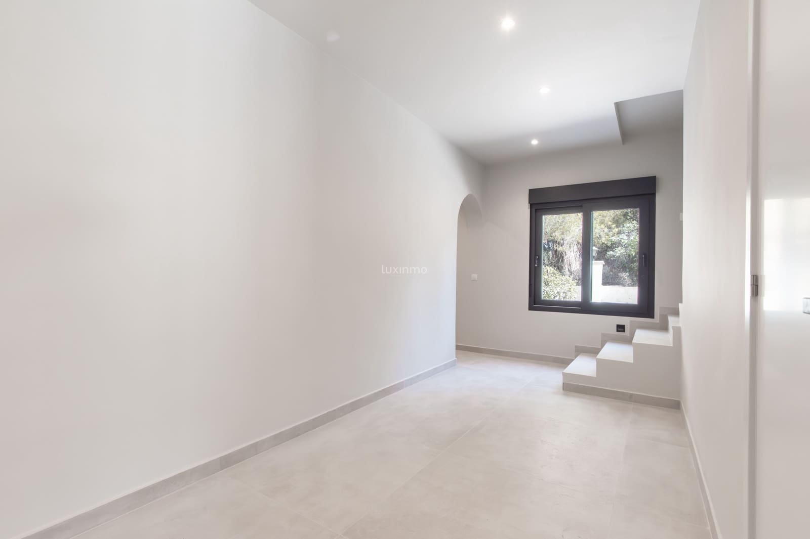 4 bedroom Villa for sale in Albir with pool garage - € 1,595,000 (Ref: 10167180)