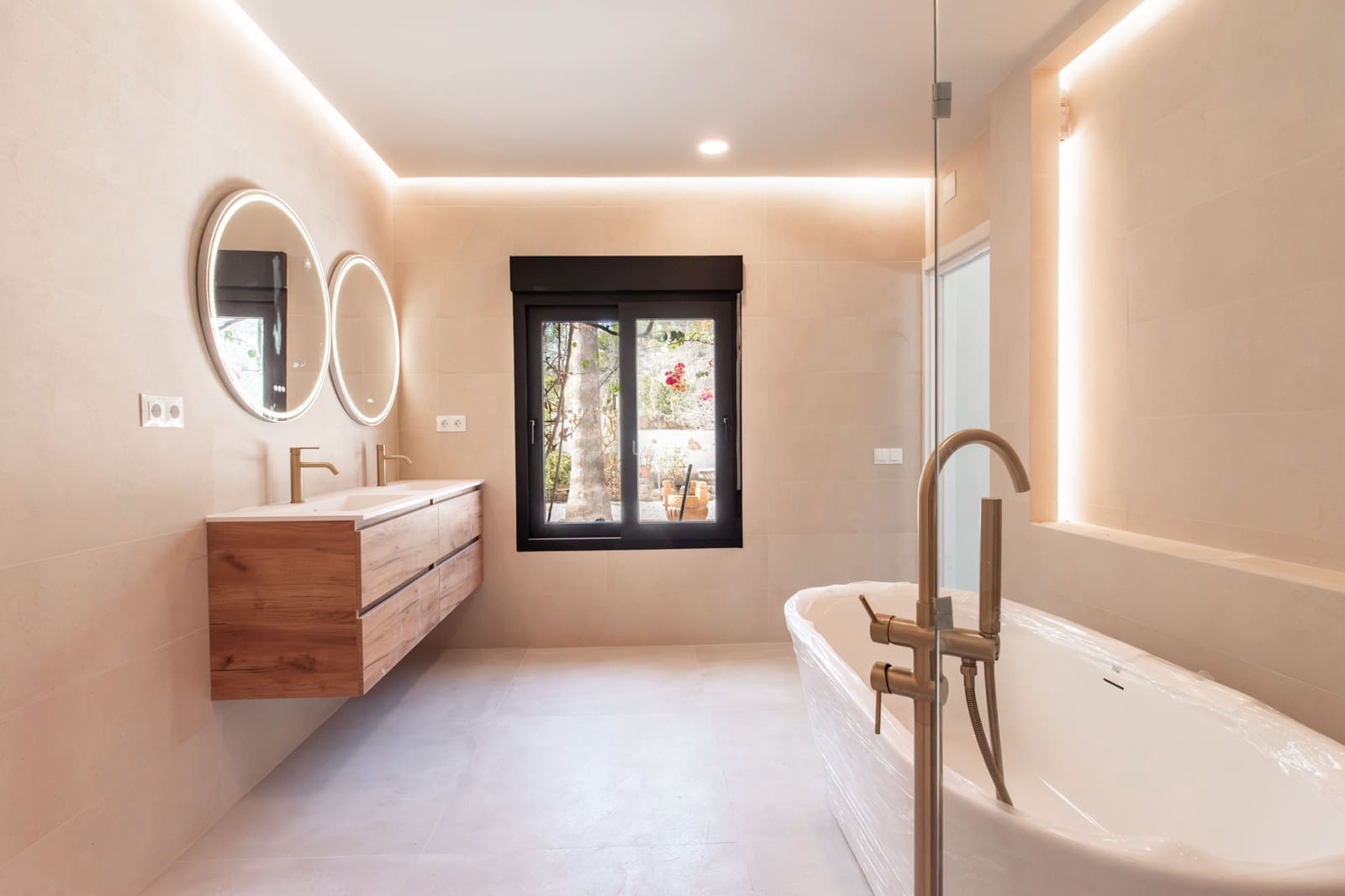 4 bedroom Villa for sale in Albir with pool garage - € 1,595,000 (Ref: 10167180)