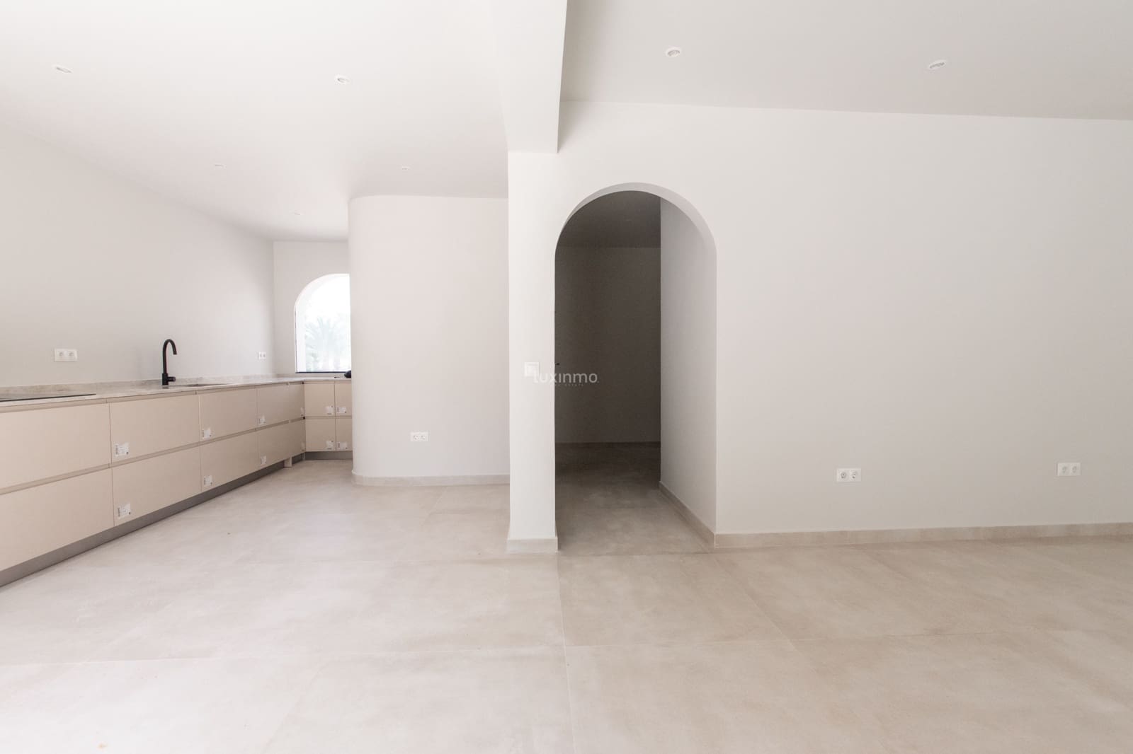4 bedroom Villa for sale in Albir with pool garage - € 1,595,000 (Ref: 10167180)