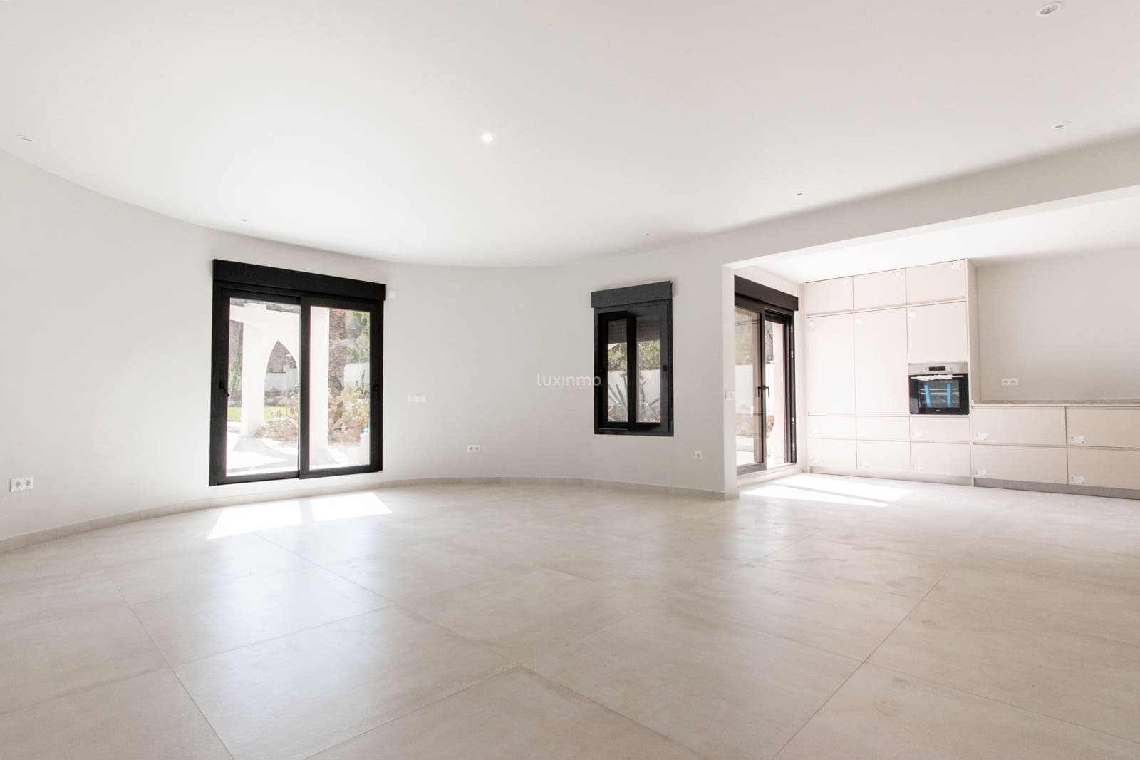 4 bedroom Villa for sale in Albir with pool garage - € 1,595,000 (Ref: 10167180)