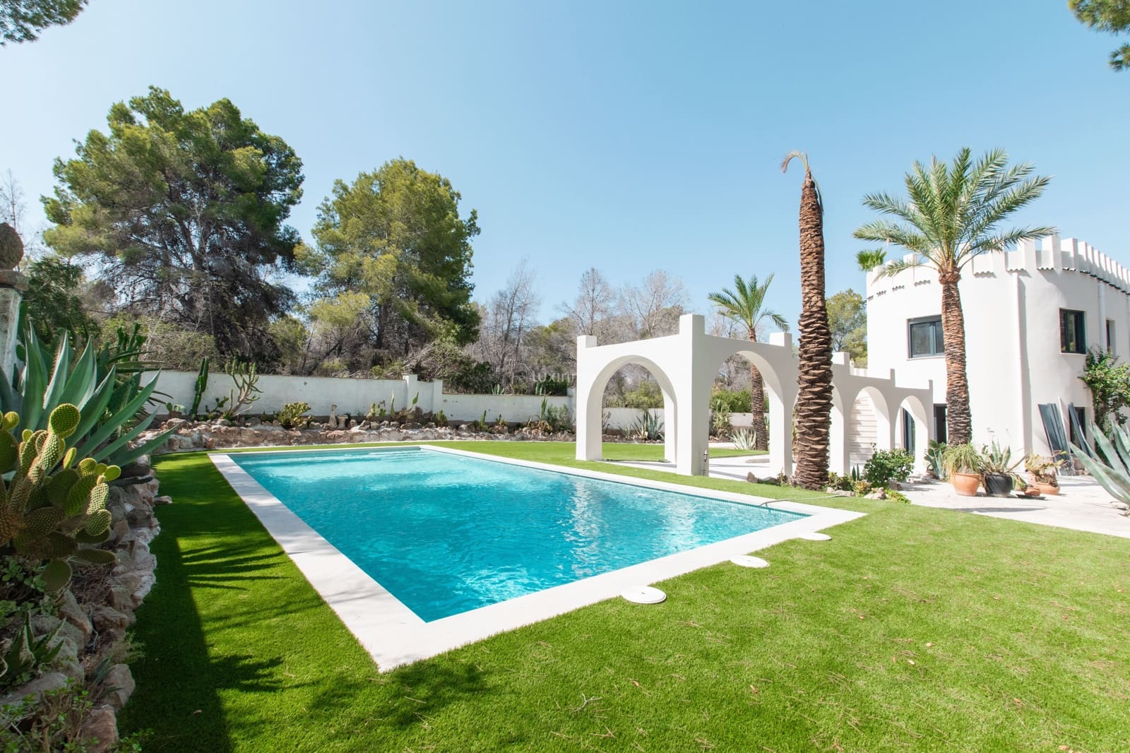 4 bedroom Villa for sale in Albir with pool garage - € 1,595,000 (Ref: 10167180)