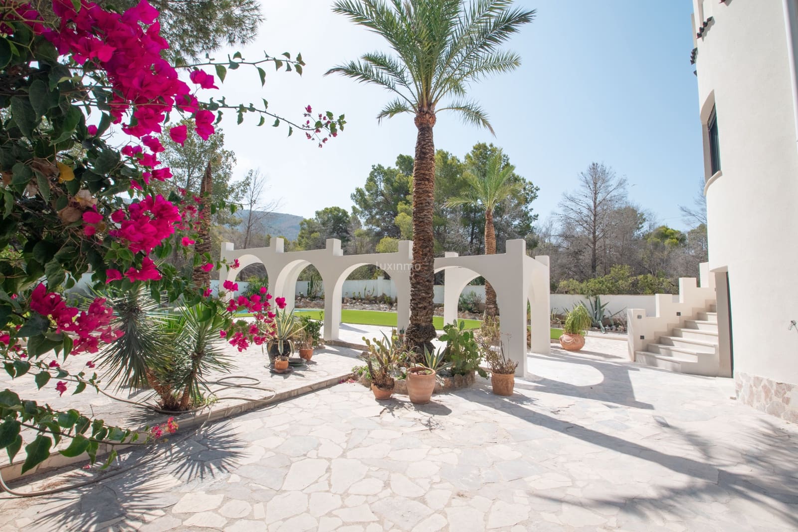 4 bedroom Villa for sale in Albir with pool garage - € 1,595,000 (Ref: 10167180)