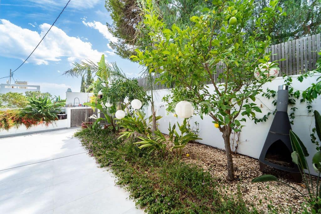 4 bedroom Villa for sale in Benissa with pool garage - € 1,200,000 (Ref: 10167182)