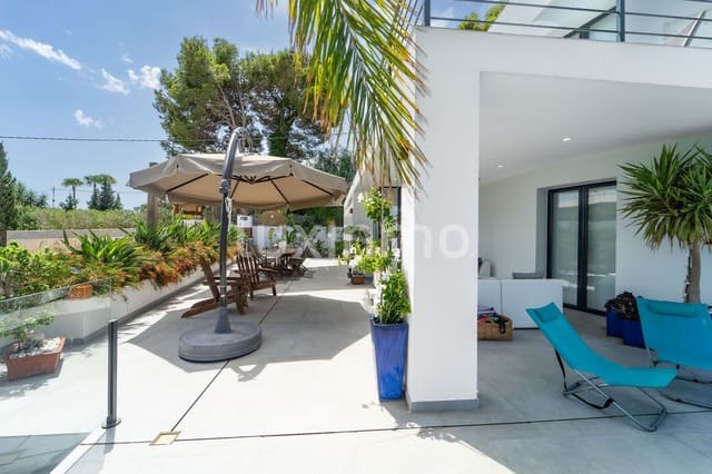 4 bedroom Villa for sale in Benissa with pool garage - € 1,200,000 (Ref: 10167182)