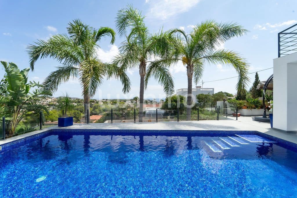 4 bedroom Villa for sale in Benissa with pool garage - € 1,200,000 (Ref: 10167182)