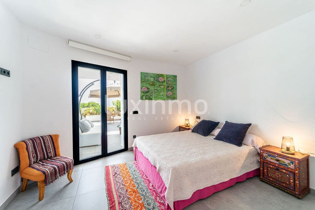 4 bedroom Villa for sale in Benissa with pool garage - € 1,200,000 (Ref: 10167182)