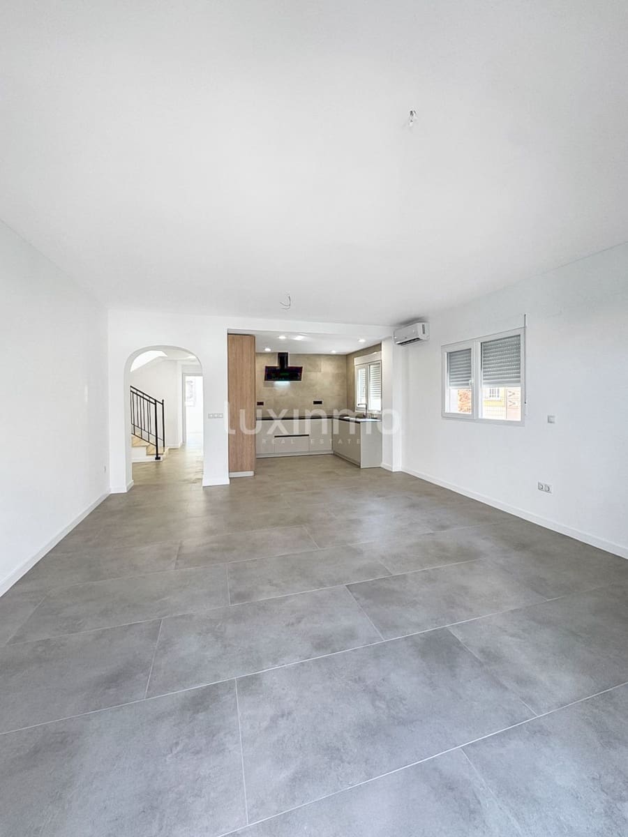 3 soverom Villa til salgs i El Campello med garasje - € 550 000 (Ref: 10167183)
