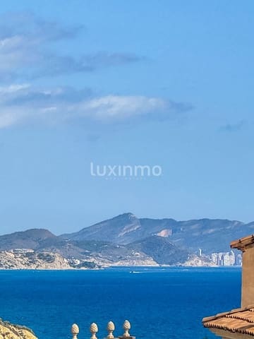 3 soverom Villa til salgs i El Campello med garasje - € 550 000 (Ref: 10167183)