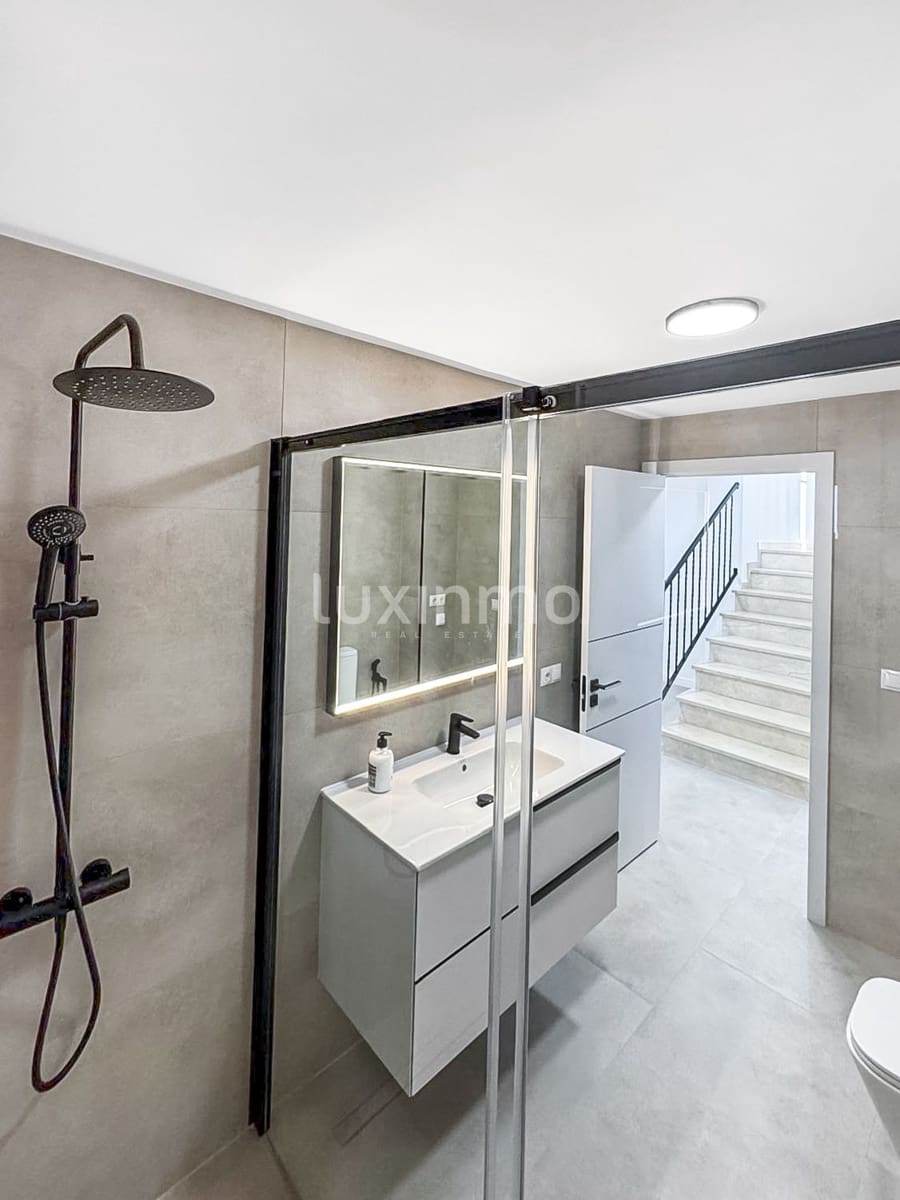 3 soverom Villa til salgs i El Campello med garasje - € 550 000 (Ref: 10167183)
