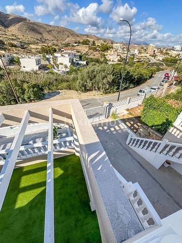 3 soverom Villa til salgs i El Campello med garasje - € 550 000 (Ref: 10167183)