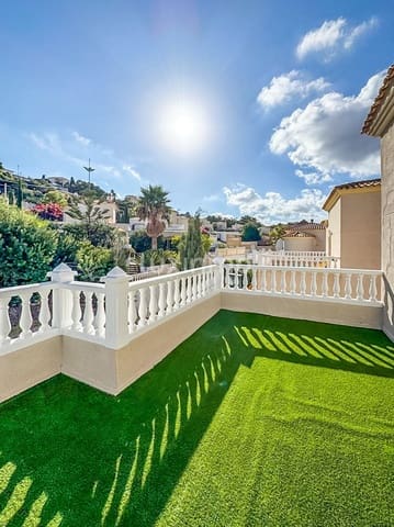3 soverom Villa til salgs i El Campello med garasje - € 550 000 (Ref: 10167183)