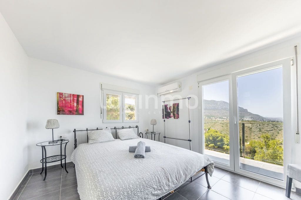 3 soveværelse Villa til salg i Denia med swimmingpool garage - € 850.000 (Ref: 10167185)