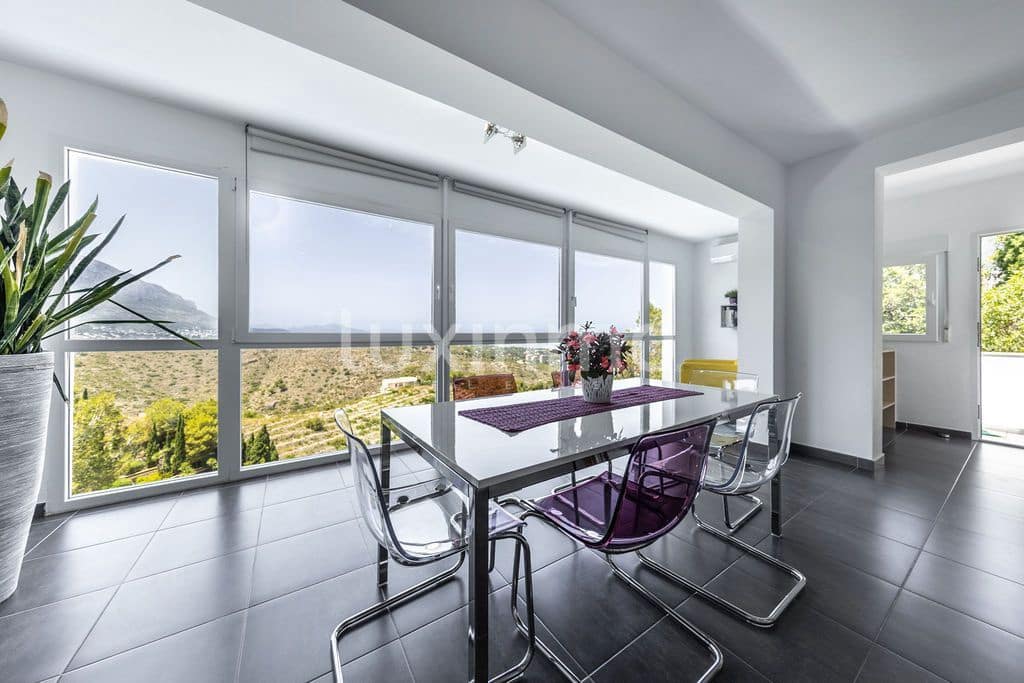 3 soveværelse Villa til salg i Denia med swimmingpool garage - € 850.000 (Ref: 10167185)