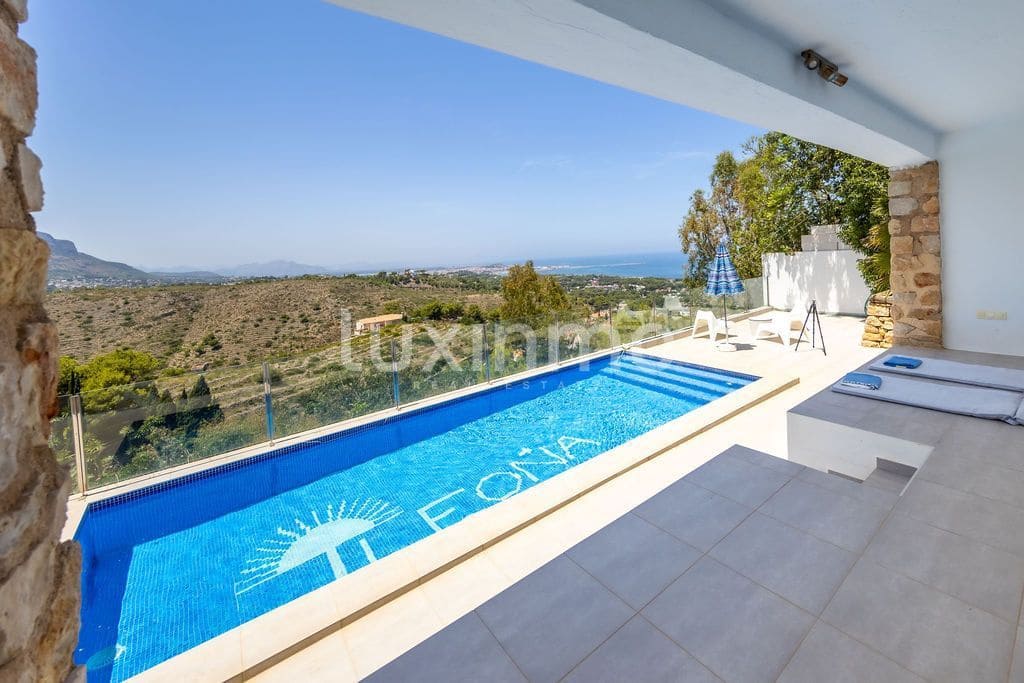 3 soveværelse Villa til salg i Denia med swimmingpool garage - € 850.000 (Ref: 10167185)