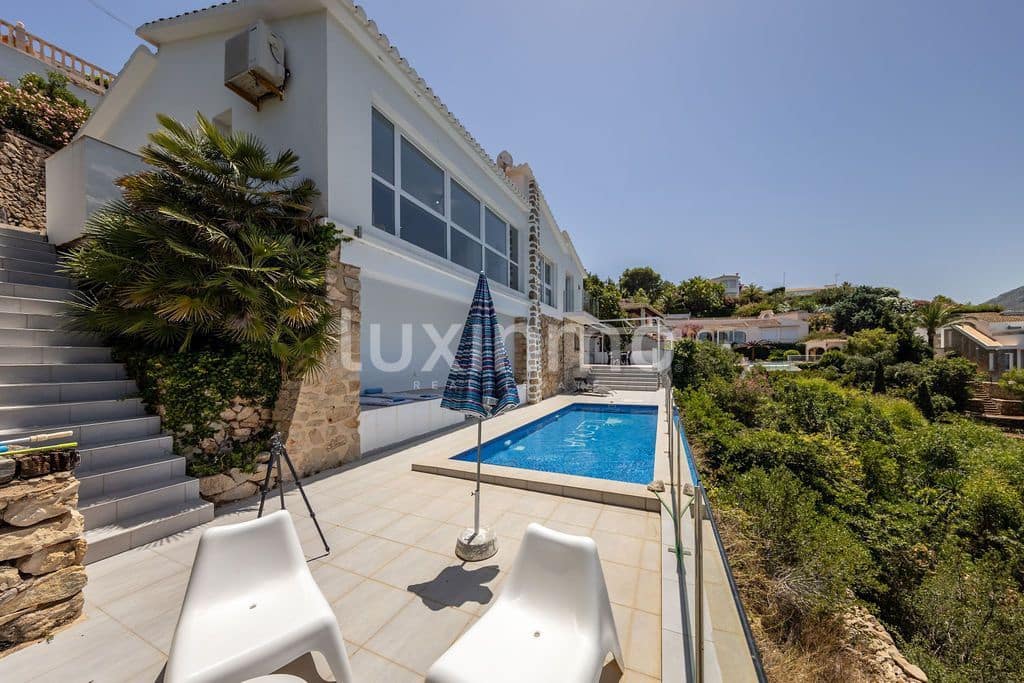 3 soveværelse Villa til salg i Denia med swimmingpool garage - € 850.000 (Ref: 10167185)