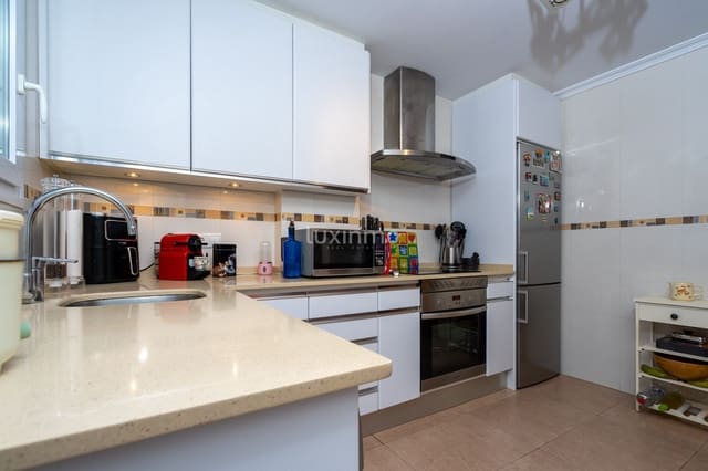 4 chambre Villa/Maison à vendre à Teulada Pueblo, Teulada-Moraira avec piscine garage - 460 000 € (Ref: 10167188)